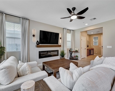372 Silva Place - Photo Thumbnail 5