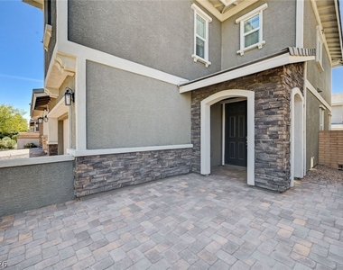 372 Silva Place - Photo Thumbnail 1