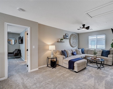 372 Silva Place - Photo Thumbnail 14