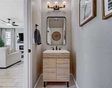 372 Silva Place - Photo Thumbnail 13