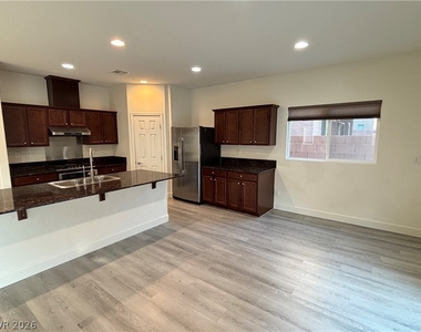 5619 Aspen Heights Drive - Photo Thumbnail 6