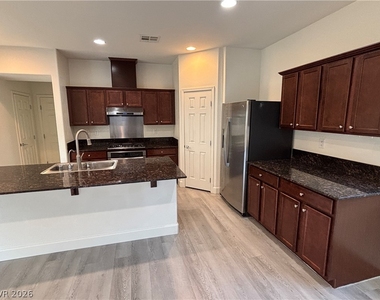 5619 Aspen Heights Drive - Photo Thumbnail 7