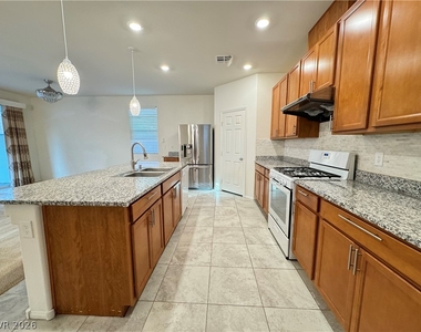5573 Anshan Street - Photo Thumbnail 9