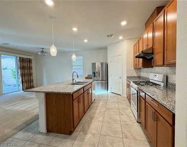 5573 Anshan Street - Photo Thumbnail 5