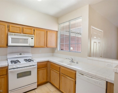 7632 Pacific Hills Avenue - Photo Thumbnail 8