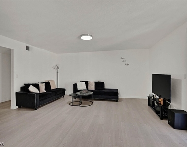 5493 Indian River Drive - Photo Thumbnail 4