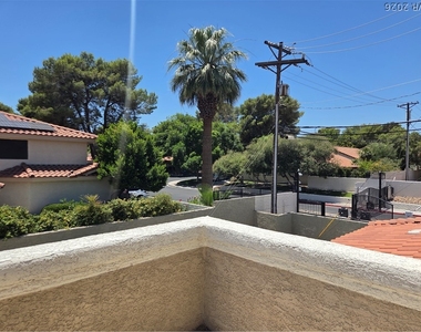 3013 W Oakey Boulevard - Photo Thumbnail 15