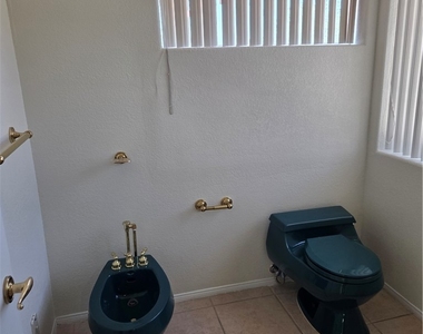 3013 W Oakey Boulevard - Photo Thumbnail 19