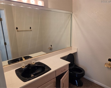 3013 W Oakey Boulevard - Photo Thumbnail 21