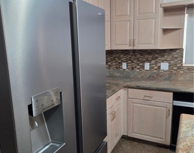 3013 W Oakey Boulevard - Photo Thumbnail 10