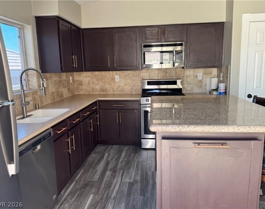 5396 Golden Barrel Avenue - Photo Thumbnail 16