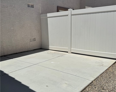 5396 Golden Barrel Avenue - Photo Thumbnail 30