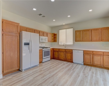 10517 Pergola Peak Avenue - Photo Thumbnail 9