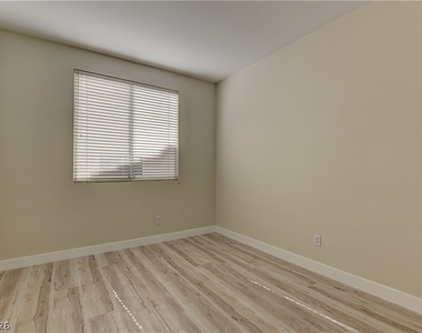 10517 Pergola Peak Avenue - Photo Thumbnail 3