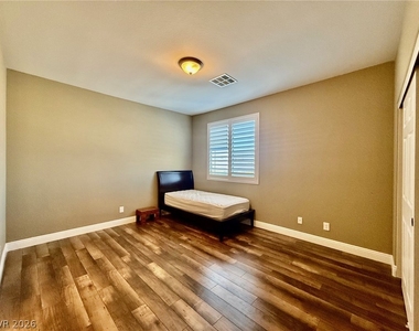 8045 Slip Point Avenue - Photo Thumbnail 14