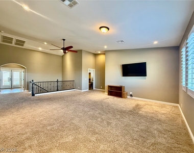 8045 Slip Point Avenue - Photo Thumbnail 13