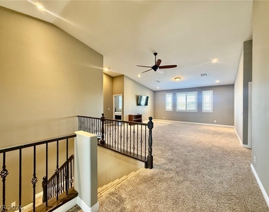 8045 Slip Point Avenue - Photo Thumbnail 12