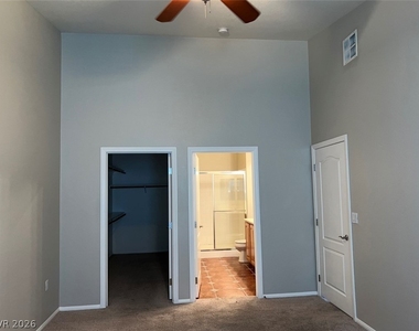 2305 W Horizon Ridge Parkway - Photo Thumbnail 23