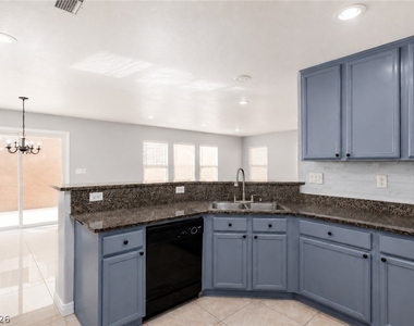 125 Copper Pine Avenue - Photo Thumbnail 4