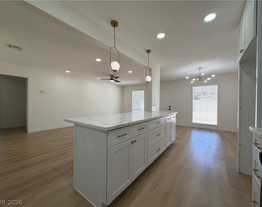 1317 Pyramid Drive - Photo Thumbnail 8