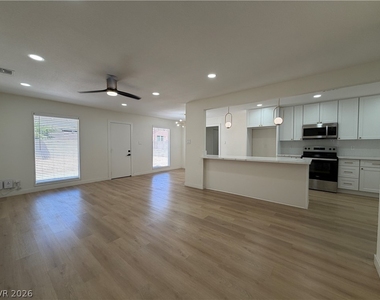1317 Pyramid Drive - Photo Thumbnail 4