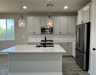5636 Justin Robert Street - Photo Thumbnail 12