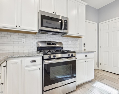 457 Cornelius Kelly Avenue - Photo Thumbnail 9