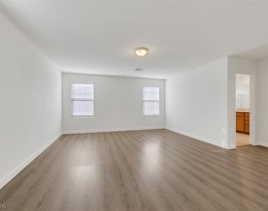 2809 Falling Mist Street - Photo Thumbnail 12
