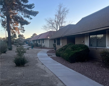 2568 Paradise Village Way - Photo Thumbnail 20