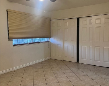 2568 Paradise Village Way - Photo Thumbnail 7
