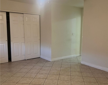 2568 Paradise Village Way - Photo Thumbnail 8