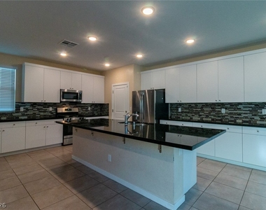 544 Ruby Mesa Avenue - Photo Thumbnail 11