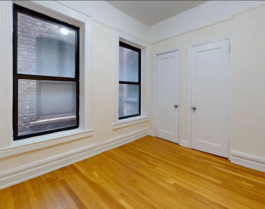 East 12th Street - Photo Thumbnail 5