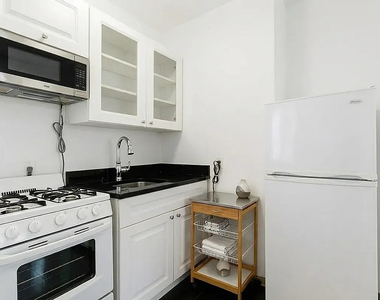 18 King Street - Photo Thumbnail 1