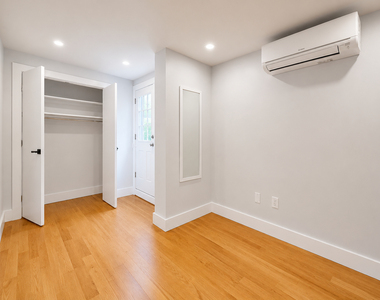 225 Halsey Street - Photo Thumbnail 5