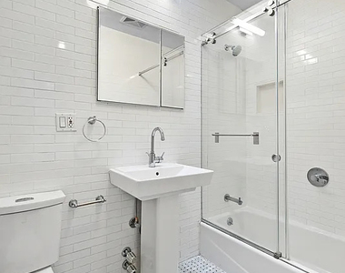 358 West 45th Street - Photo Thumbnail 5