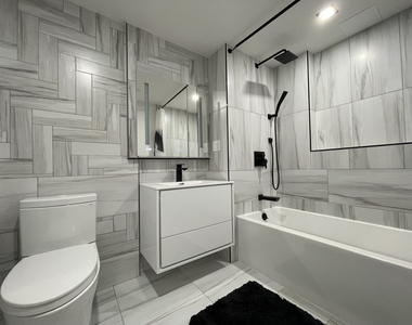 623 Avenue H - Photo Thumbnail 3