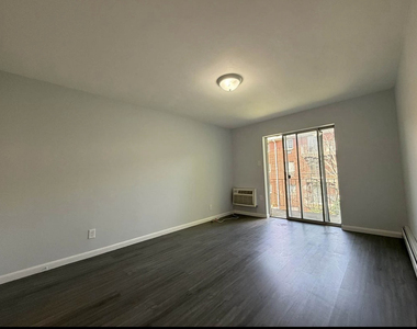 1121 East 73rd Street - Photo Thumbnail 18