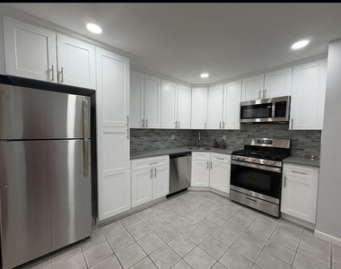 1121 East 73rd Street - Photo Thumbnail 10
