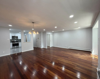 1121 East 73rd Street - Photo Thumbnail 3