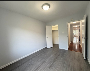 1121 East 73rd Street - Photo Thumbnail 14