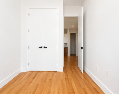 483 Evergreen Avenue - Photo Thumbnail 7