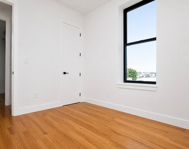 483 Evergreen Avenue - Photo Thumbnail 5
