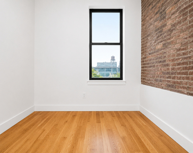 483 Evergreen Avenue - Photo Thumbnail 5