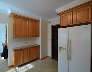 210 Lincoln Park Drive - Photo Thumbnail 16