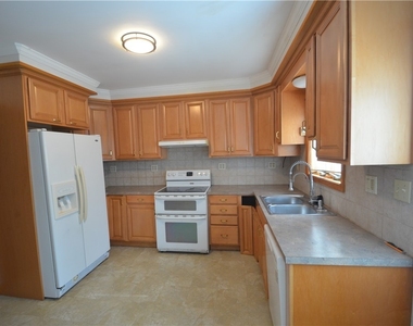 210 Lincoln Park Drive - Photo Thumbnail 14