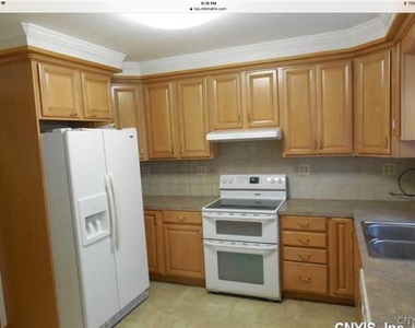 210 Lincoln Park Drive - Photo Thumbnail 3