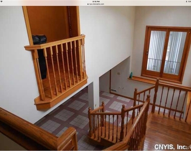 210 Lincoln Park Drive - Photo Thumbnail 6