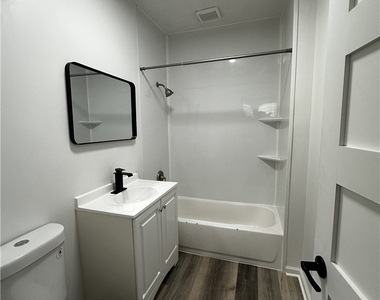 113 E Brighton Avenue - Photo Thumbnail 11