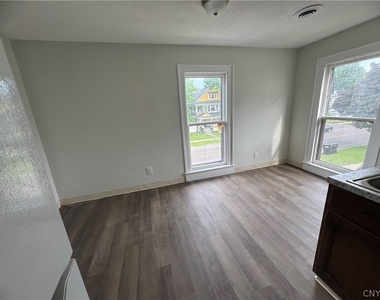 604 Court Street - Photo Thumbnail 8
